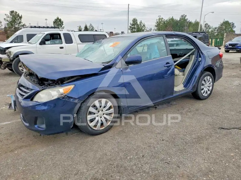2013 Toyota COROLLA фото