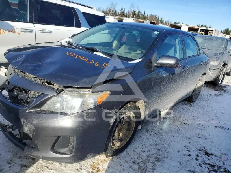 2013 Toyota COROLLA фото