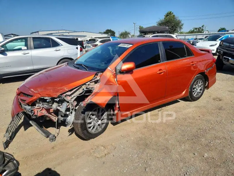 2013 Toyota COROLLA фото
