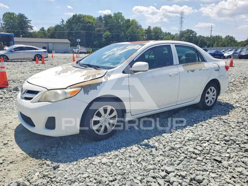2013 Toyota COROLLA фото