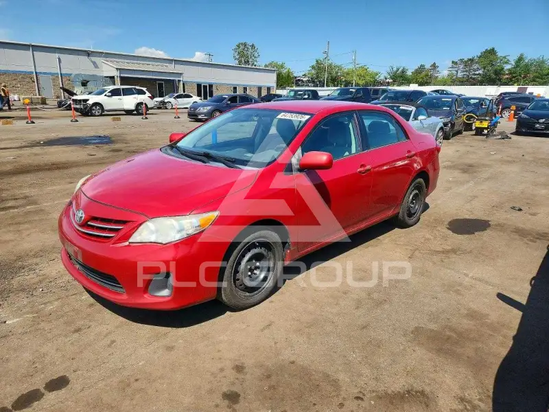 2013 Toyota COROLLA фото