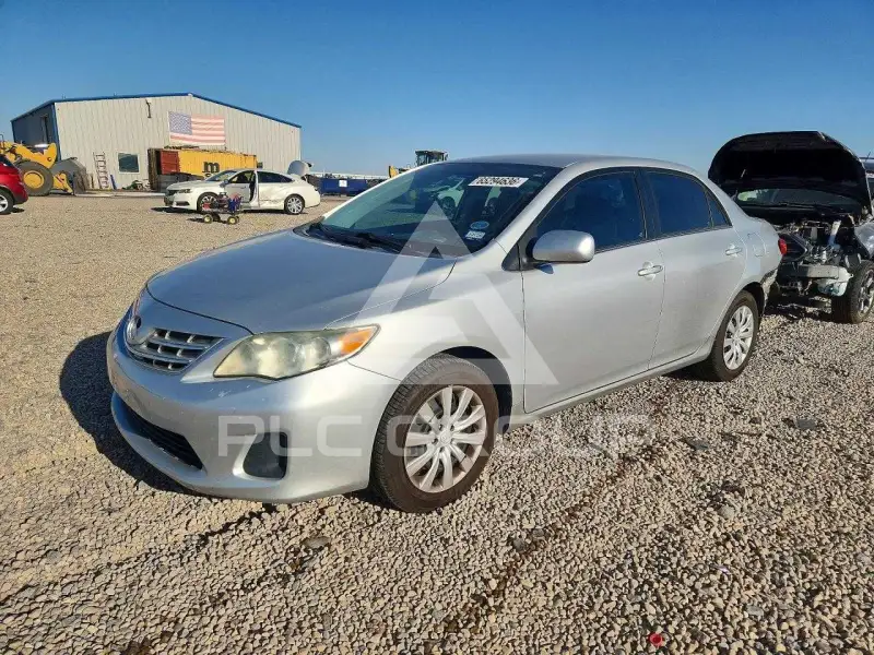 2013 Toyota COROLLA фото