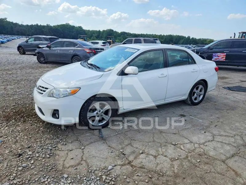 2013 Toyota COROLLA фото