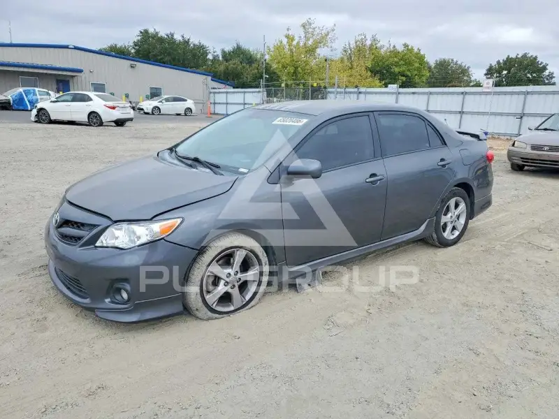 2013 Toyota COROLLA фото