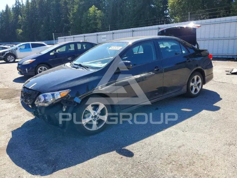 2013 Toyota COROLLA фото