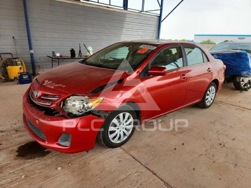 2013 Toyota COROLLA фото