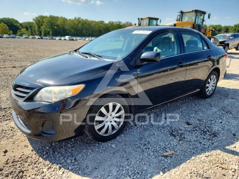 2013 Toyota COROLLA фото
