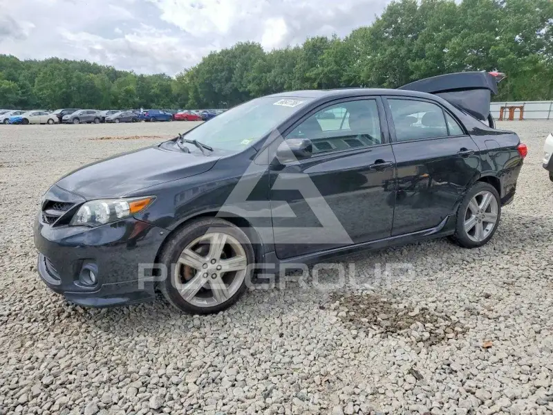 2013 Toyota COROLLA фото