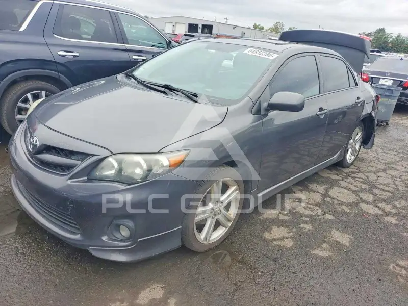 2013 Toyota COROLLA фото