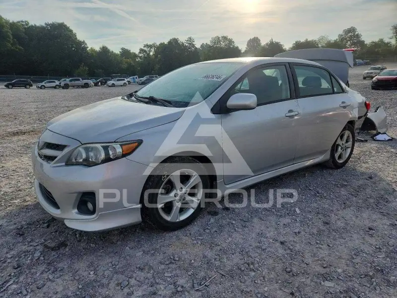 2013 Toyota COROLLA фото