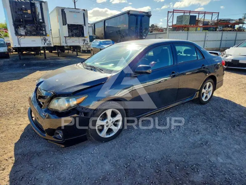 2013 Toyota COROLLA фото