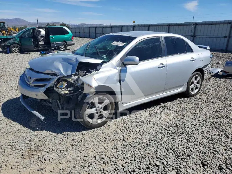 2013 Toyota COROLLA фото