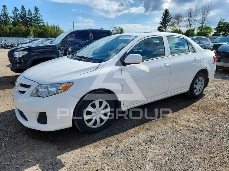 2013 Toyota COROLLA фото
