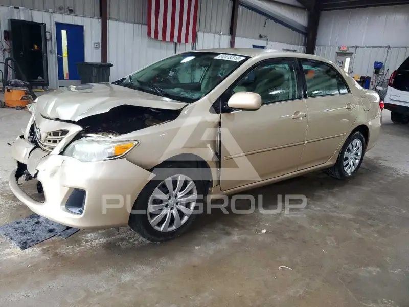 2013 Toyota COROLLA фото