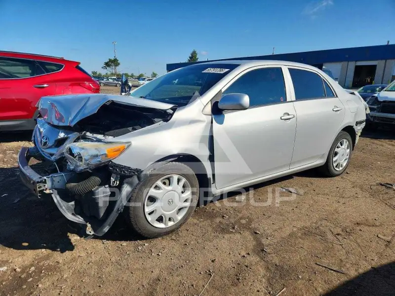 2013 Toyota COROLLA фото
