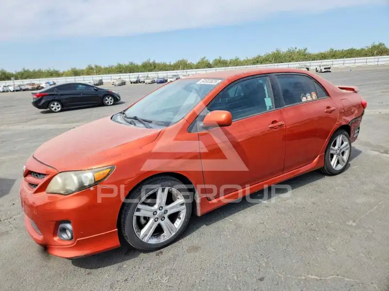 2013 Toyota COROLLA фото