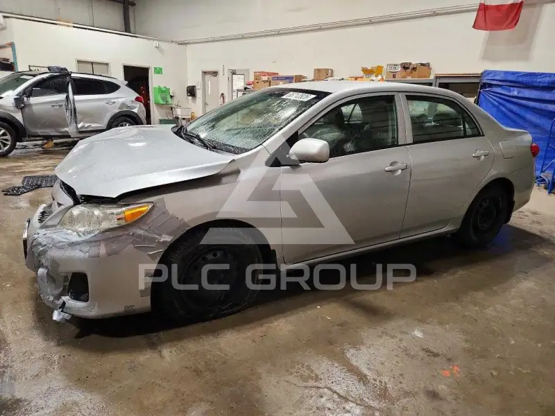 2013 Toyota COROLLA фото