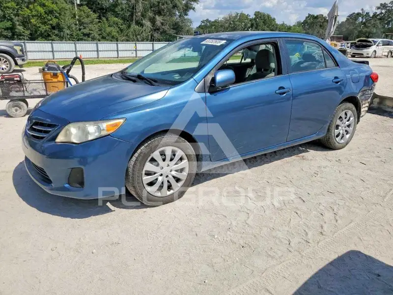 2013 Toyota COROLLA фото