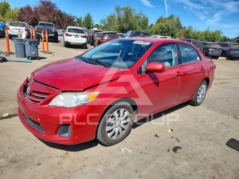 2013 Toyota COROLLA фото