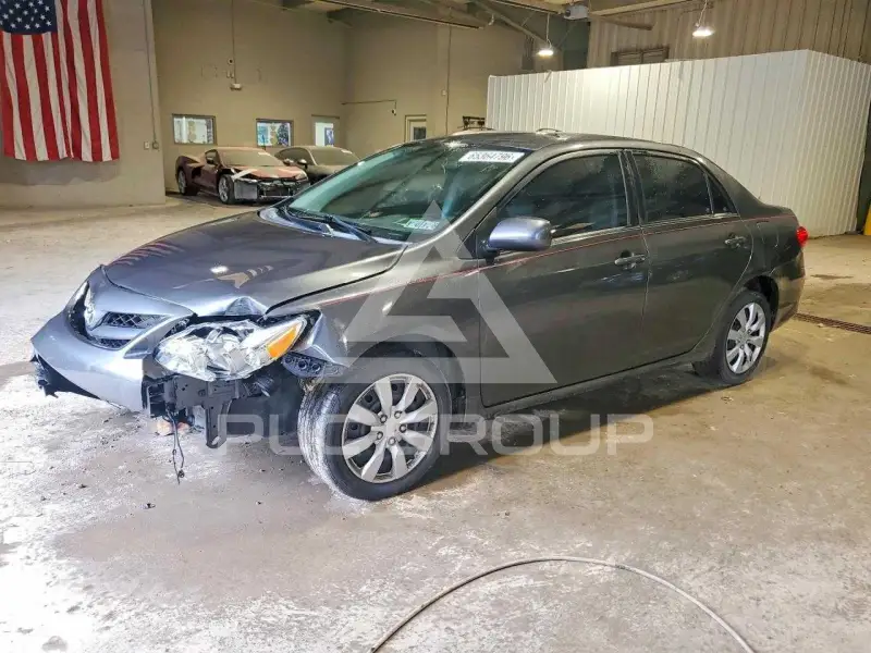 2013 Toyota COROLLA фото