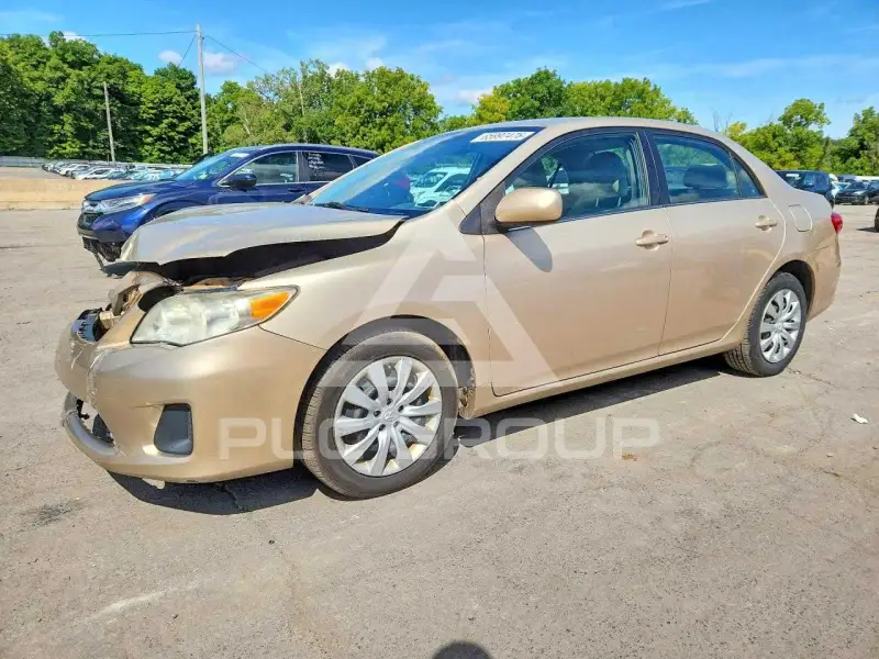 2013 Toyota COROLLA фото