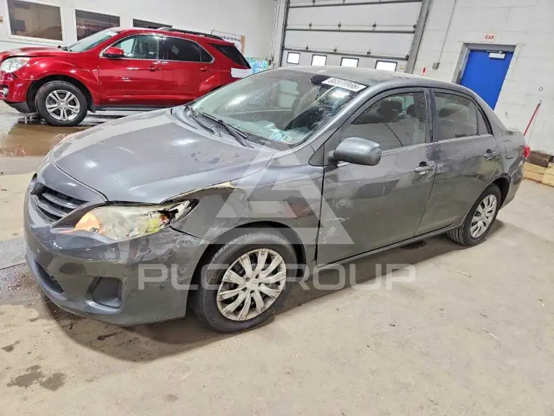2013 Toyota COROLLA фото