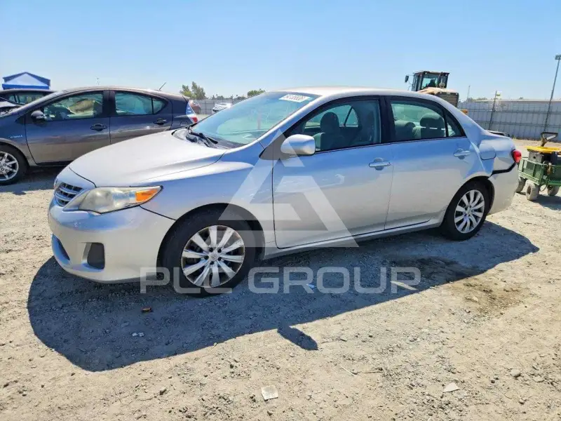 2013 Toyota COROLLA фото