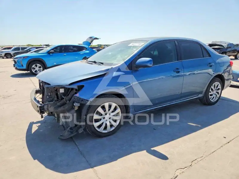 2013 Toyota COROLLA photo