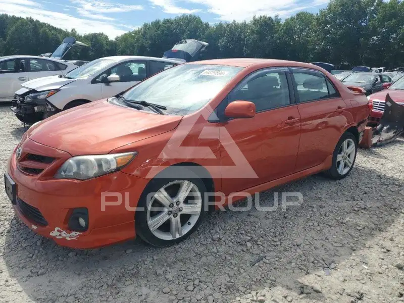 2013 Toyota COROLLA фото