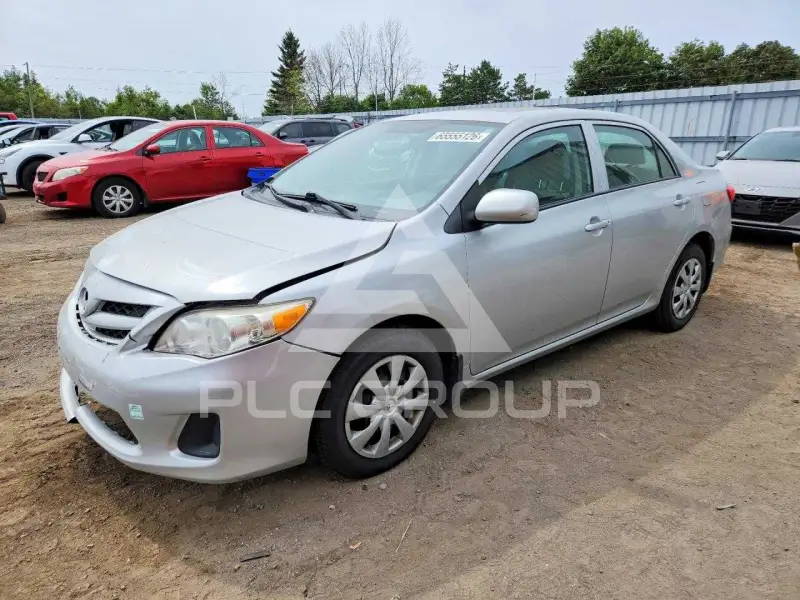 2013 Toyota COROLLA фото