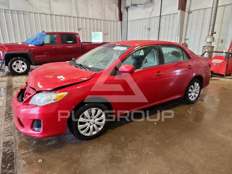 2013 Toyota COROLLA фото
