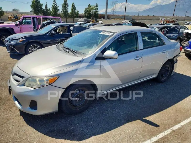 2013 Toyota COROLLA photo