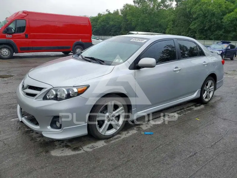2013 Toyota COROLLA фото