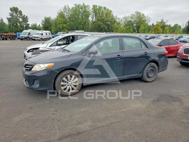 2013 Toyota COROLLA фото