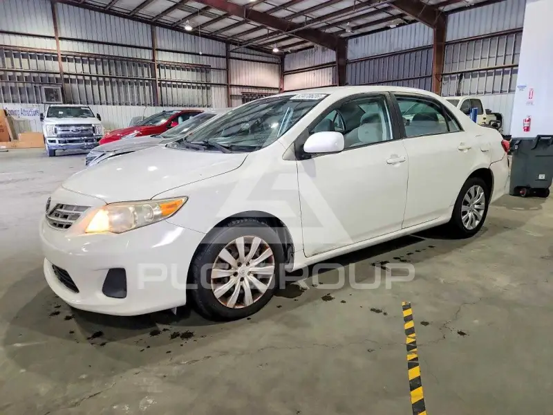 2013 Toyota COROLLA фото