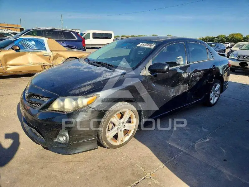 2013 Toyota COROLLA фото