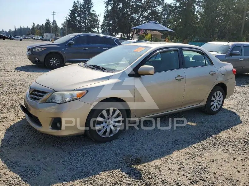 2013 Toyota COROLLA фото