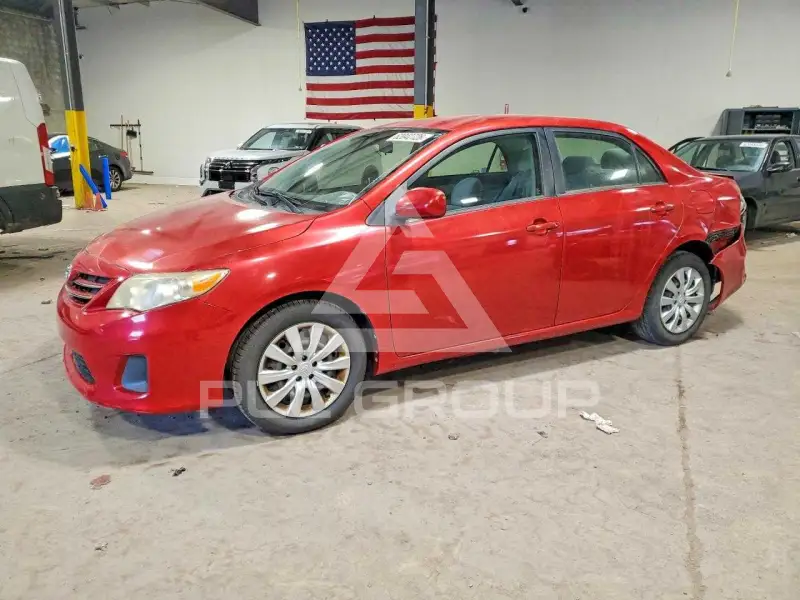 2013 Toyota COROLLA фото