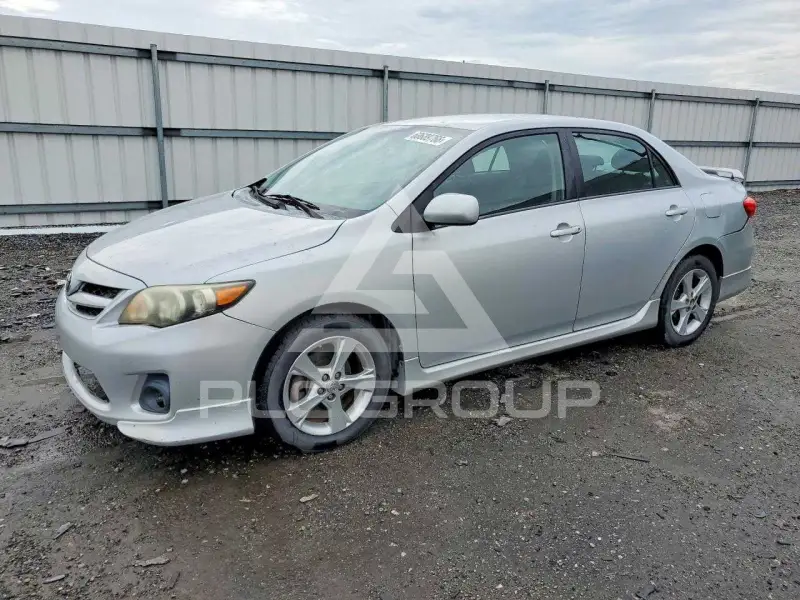 2013 Toyota COROLLA фото