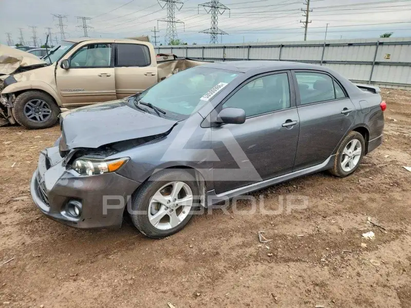 2013 Toyota COROLLA фото