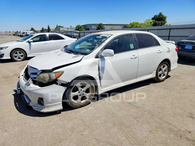 2013 Toyota COROLLA фото