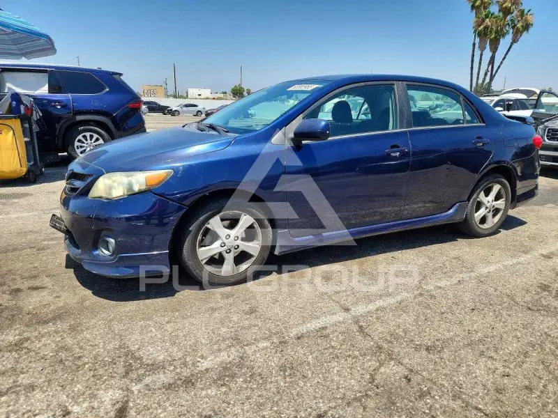 2013 Toyota COROLLA фото
