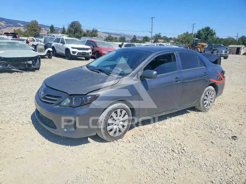 2013 Toyota COROLLA photo