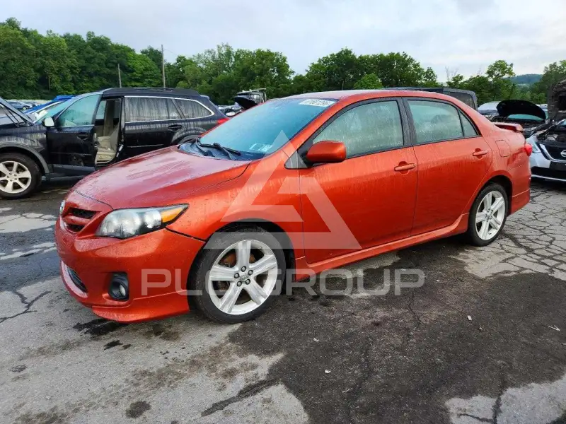 2013 Toyota COROLLA фото