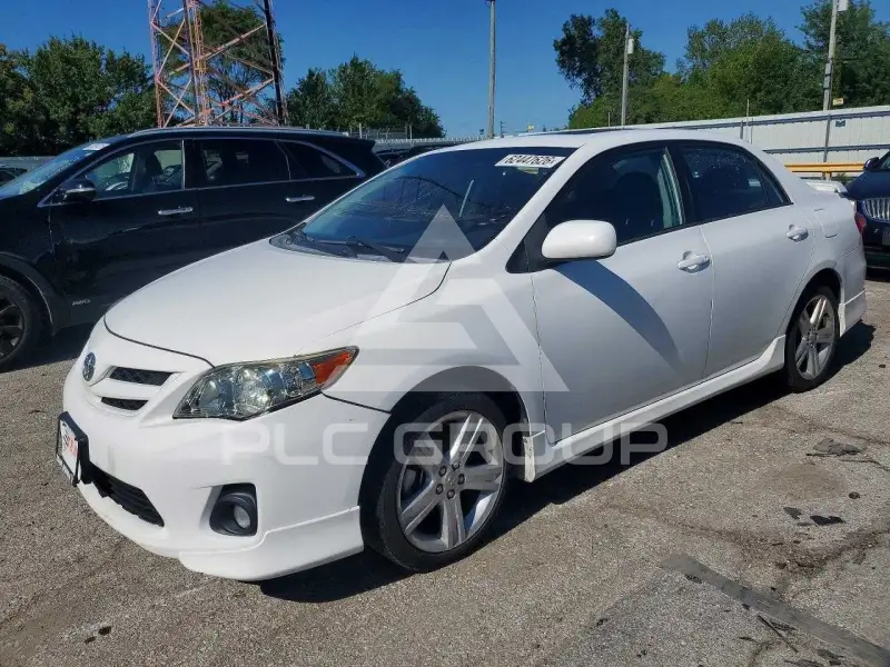 2013 Toyota COROLLA фото