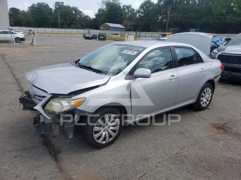 2013 Toyota COROLLA фото