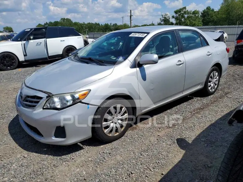 2013 Toyota COROLLA фото