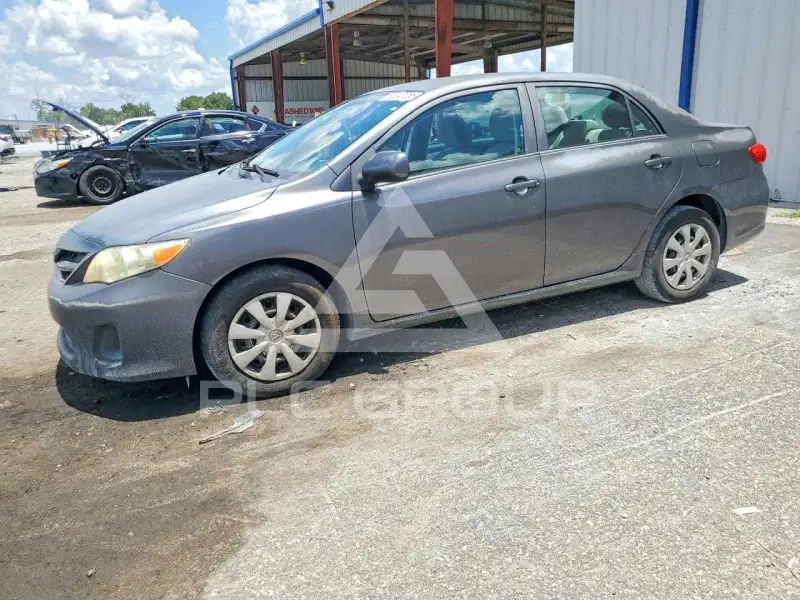2013 Toyota COROLLA photo