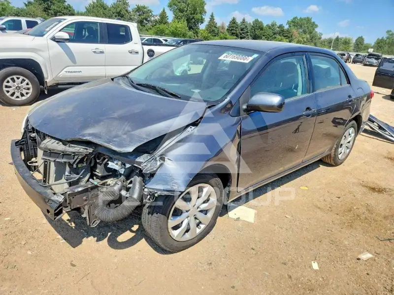 2013 Toyota COROLLA photo