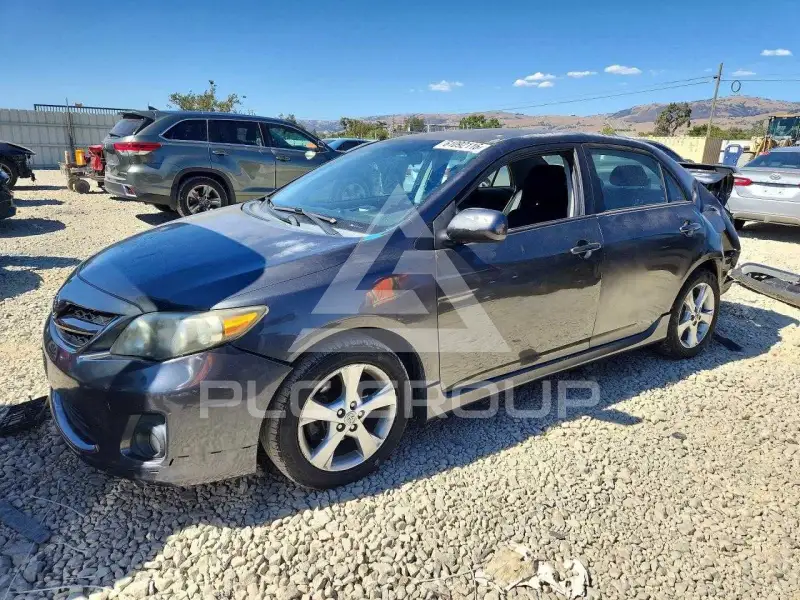 2013 Toyota COROLLA photo